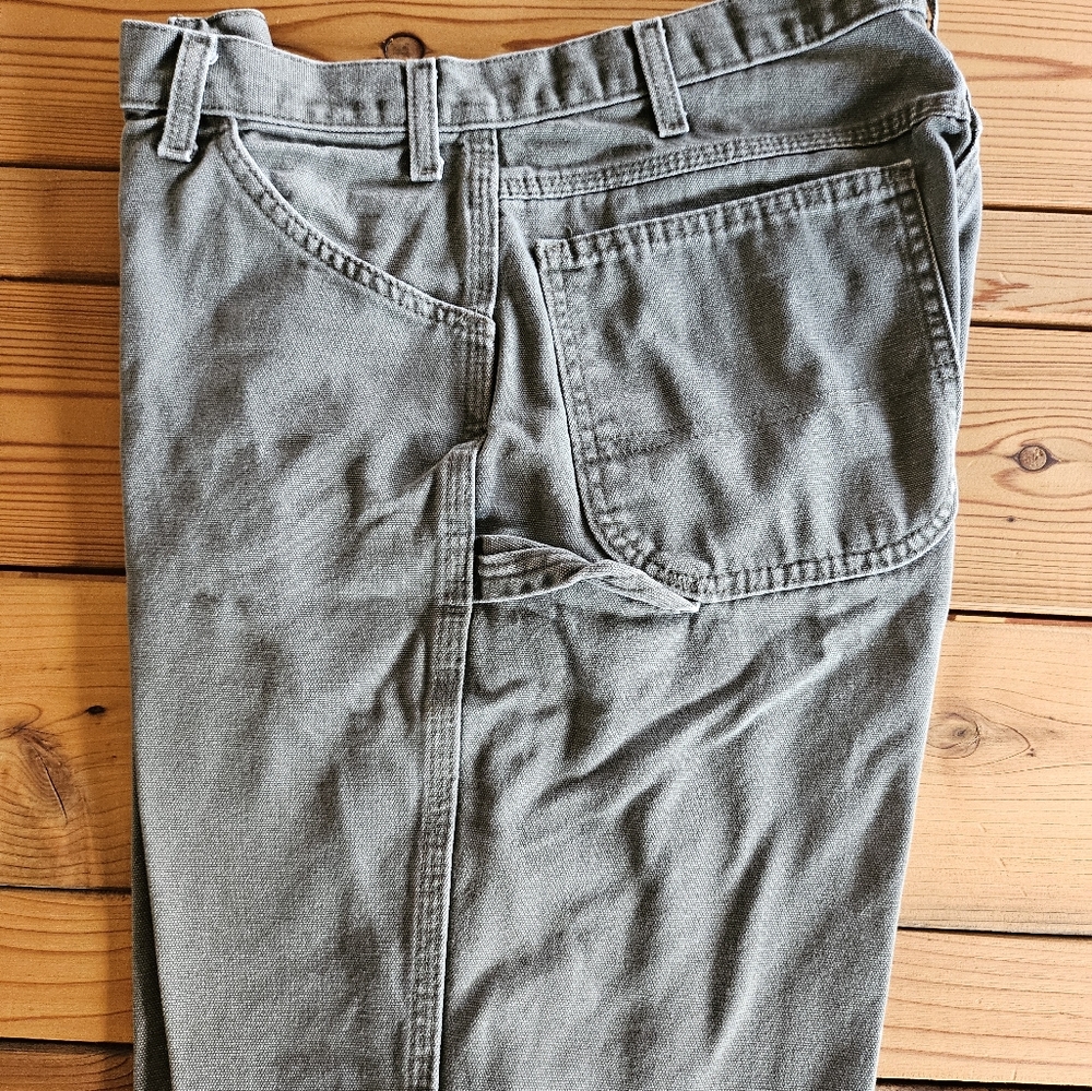 Mens Dickies Shorts Olive Green.  Size 34